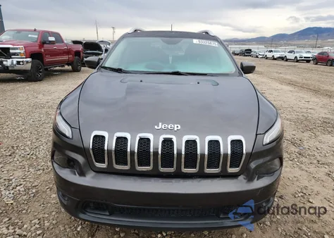 2016 Jeep Cherokee Latitude z USA, uszkodzony, nr VIN 1C4PJMCS9GW219000